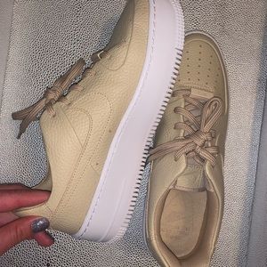 Nike beige Air Force 1 low sneakers